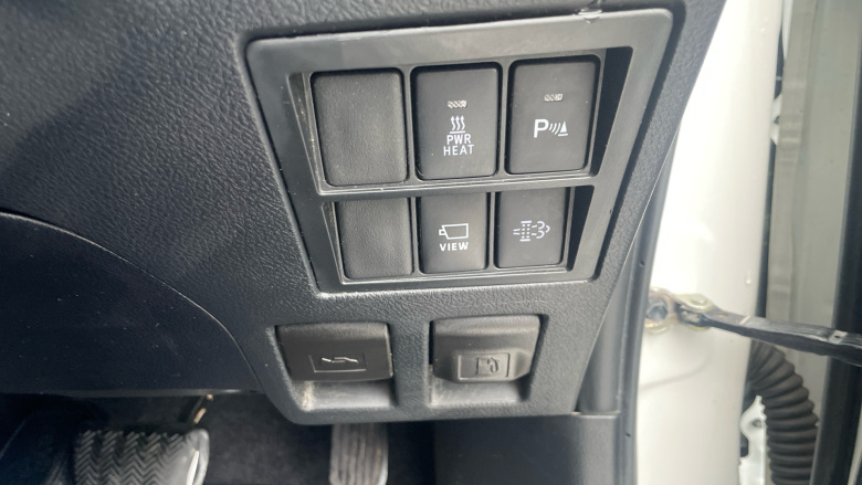 Toyota Hilux Diesel Invincible X D/Cab Pick Up 2.8 D-4D Auto